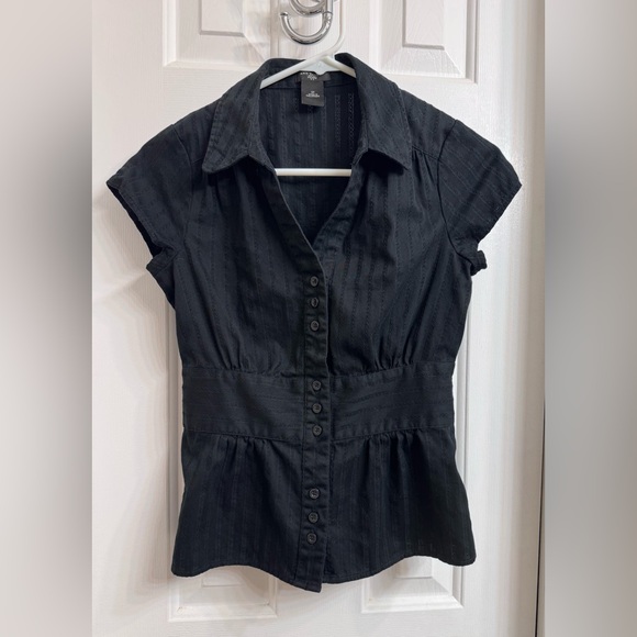 Ann Taylor Tops - Ann Taylor Petite Textured Black Short Sleeve Button-Down Shirt, Size 0P